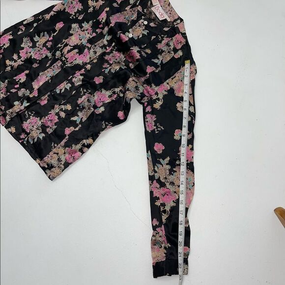Vintage Black 100% silk pleated tailored floral button down blouse top medium 6 - Picture 10 of 12